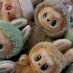 O que é o fenômeno KIDULT? Adultos que amam brinquedos ajudam a explicar Labubu