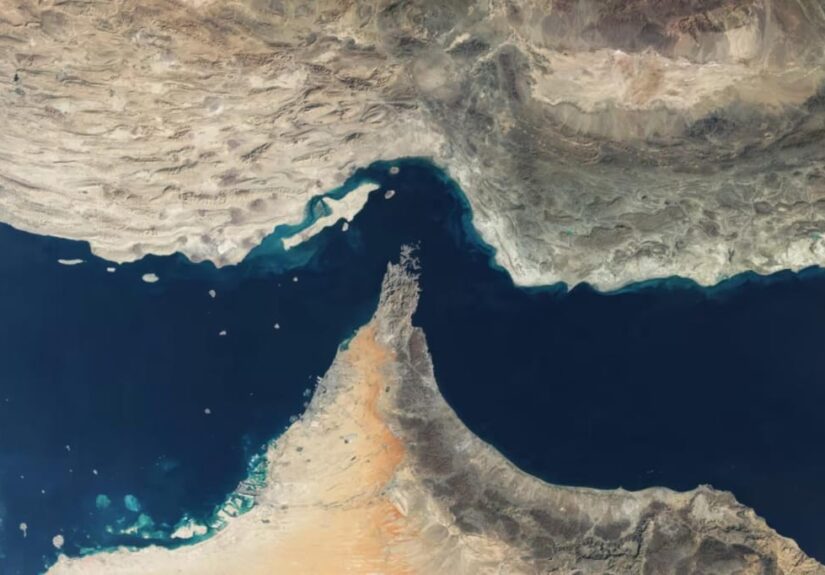 estreito de ormuz reabre