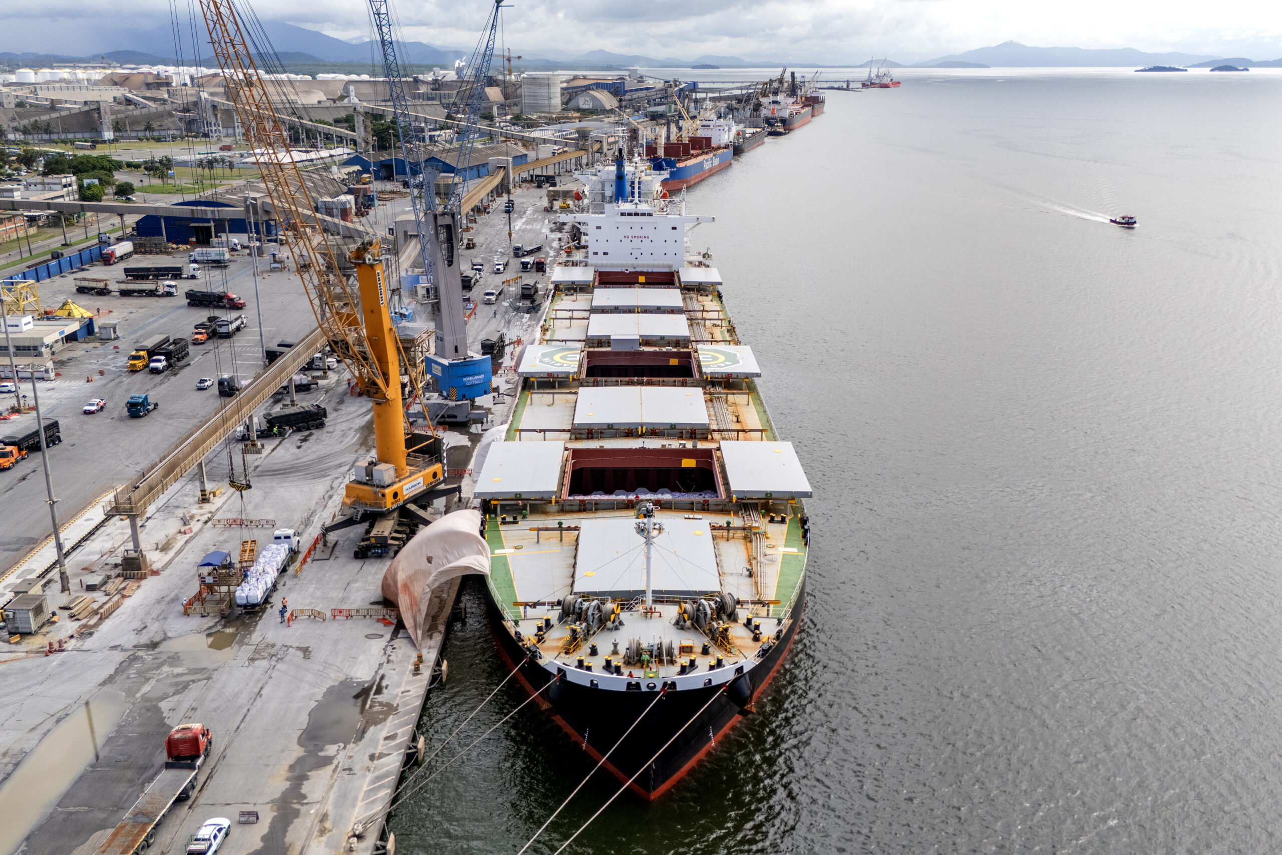 Açúcar Adulterado no Porto de Paranaguá: Fraude Ameaça Exportação default